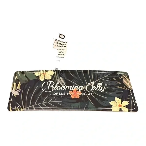 NWT Blooming Jelly Blue/Green Dress - Size Medium - Picture 4 of 9